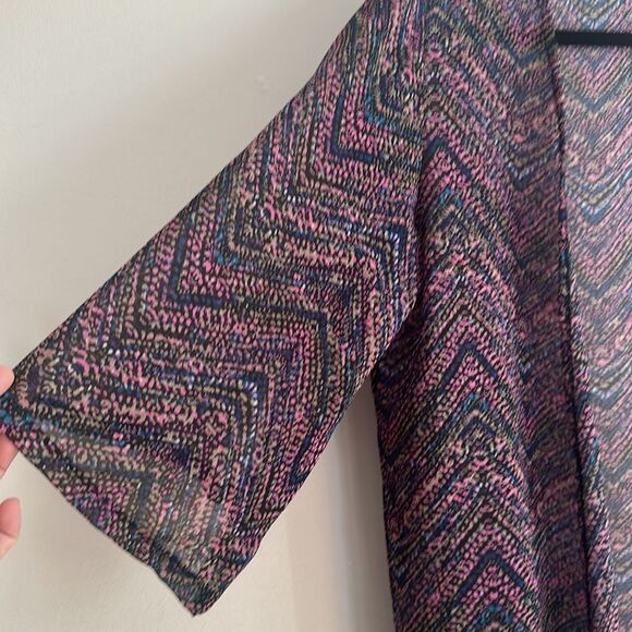 Wet Seal Pink Blue Black Fringe Hem Kimono Size M/L - Picture 3 of 7